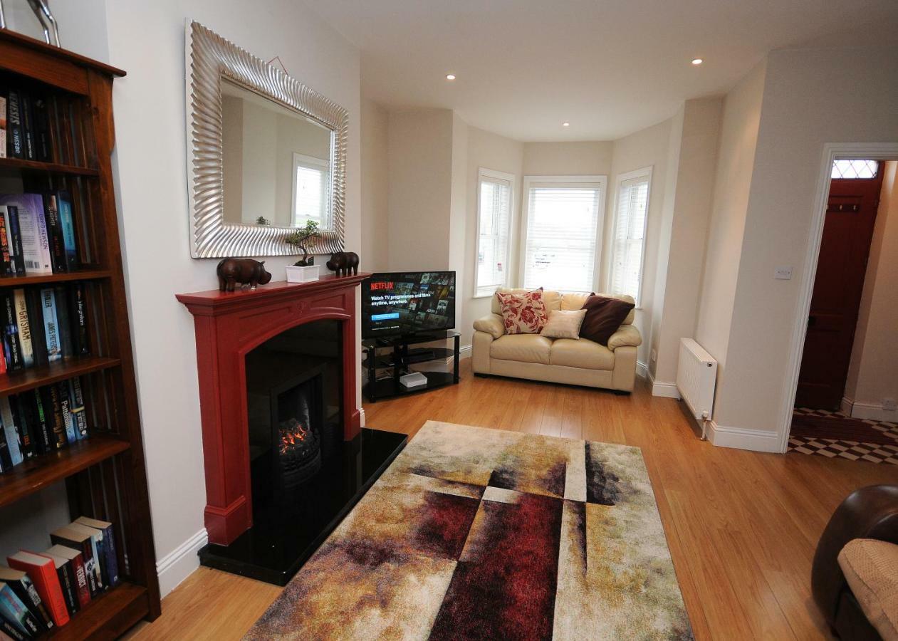 5 College Crescent Apartment Galway Exterior photo
