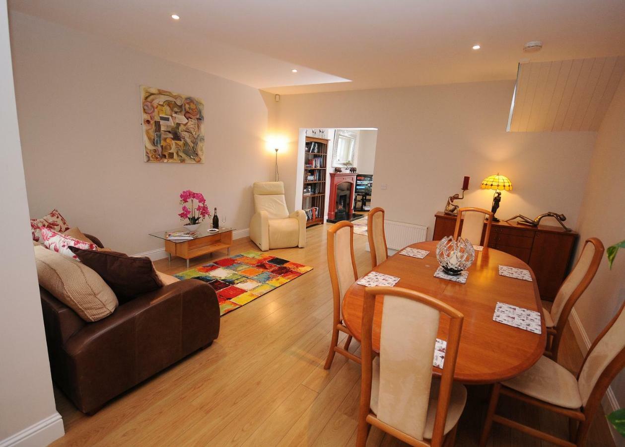 5 College Crescent Apartment Galway Exterior photo