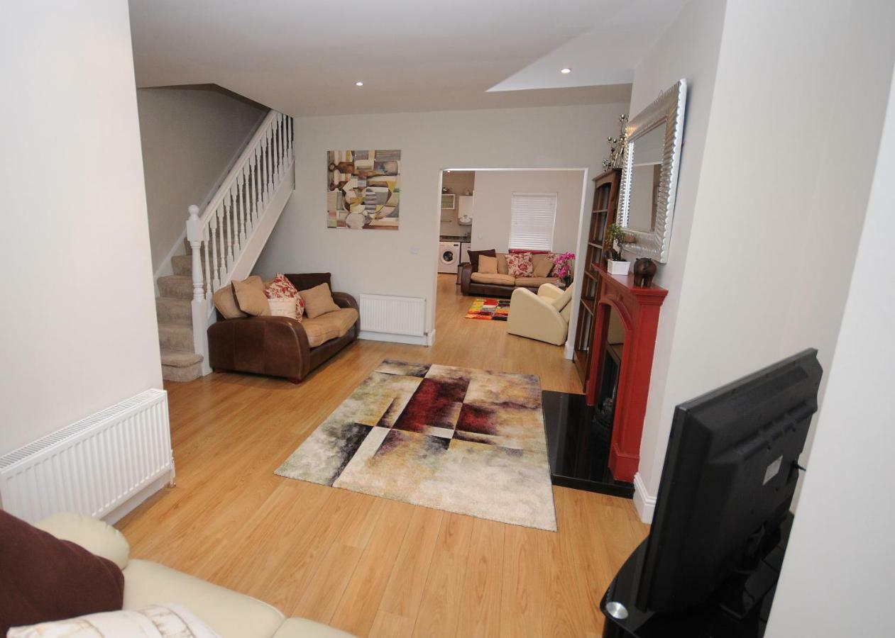 5 College Crescent Apartment Galway Exterior photo
